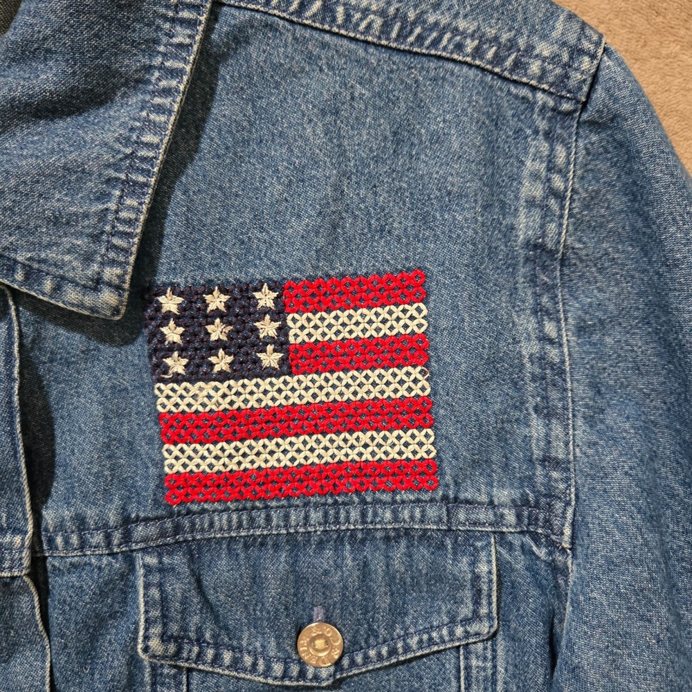 Denim & Co Jean Jacket Womens Large Flag Americana July 4th Embroidered‎ Trucker